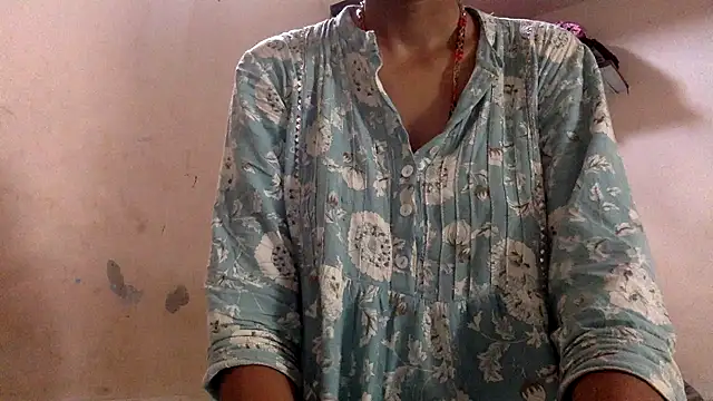Snapshot of Shalu79 chatting on 07-02-26, 05:57 Shalu79 online show from 07-02-26, 05:57