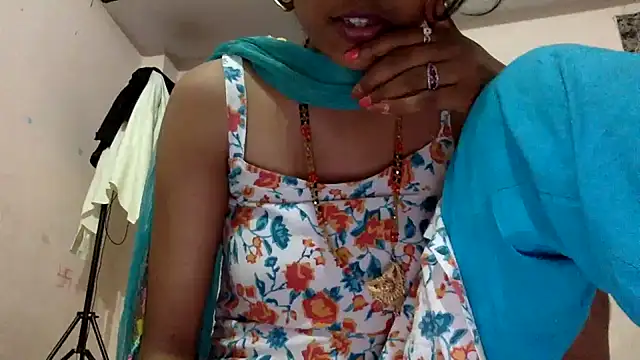 Snapshot of Shalu79 chatting on 07-02-26, 06:58 Shalu79 online show from 07-02-26, 06:58