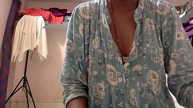 Snapshot of Shalu79 chatting on 07-04-26, 05:02 Shalu79 online show from 07-04-26, 05:02