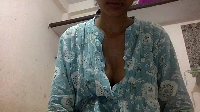 Snapshot of Shalu79 chatting on 07-06-26, 06:54 Shalu79 online show from 07-06-26, 06:54
