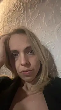 Snapshot of Annelibre chatting on 12-24-24, 09:44 Annelibre online show from 12-24-24, 09:44