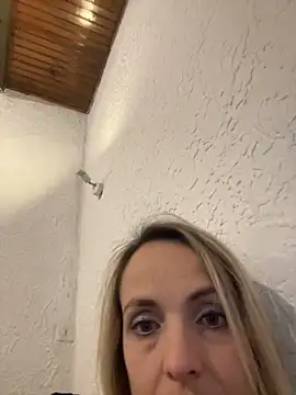 Snapshot of Annelibre chatting on 01-14-25, 09:20 Annelibre online show from 01-14-25, 09:20