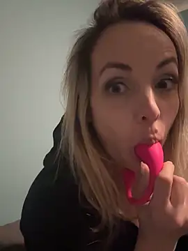 Snapshot of Annelibre chatting on 01-28-25, 09:29 Annelibre online show from 01-28-25, 09:29