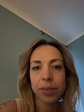 Snapshot of Annelibre chatting on 02-01-25, 06:54 Annelibre online show from 02-01-25, 06:54