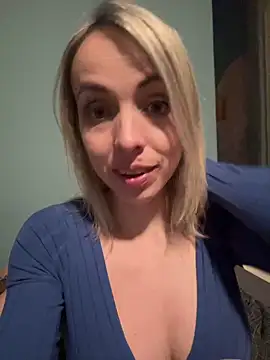 Snapshot of Annelibre chatting on 02-20-25, 10:15 Annelibre online show from 02-20-25, 10:15