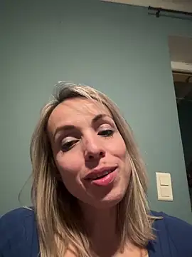 Snapshot of Annelibre chatting on 02-22-25, 06:17 Annelibre online show from 02-22-25, 06:17