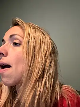 Snapshot of Annelibre chatting on 10-01-25, 07:42 Annelibre online show from 10-01-25, 07:42