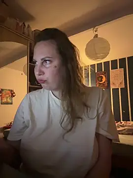 Snapshot of Yanacool007 chatting on 12-23-24, 08:47 Yanacool007 online show from 12-23-24, 08:47