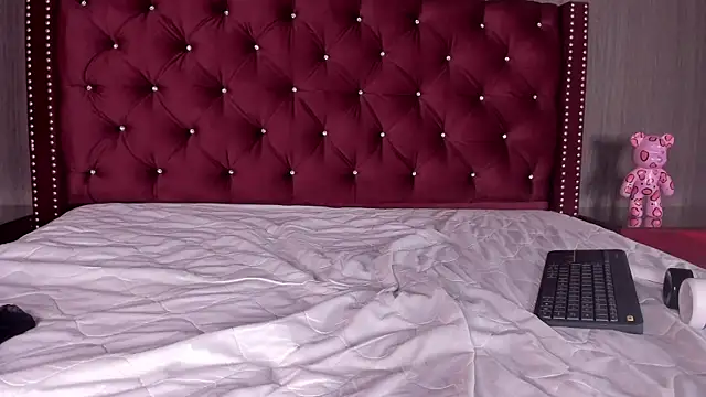 MilaHal  online show from 12-23-24, 12:35