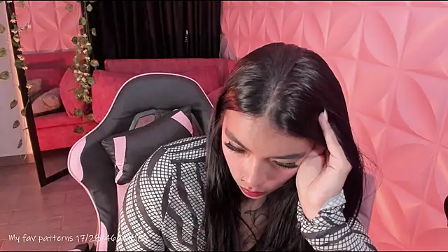 Snapshot of NattGomez chatting on 06-25-26, 01:38 NattGomez online show from 06-25-26, 01:38