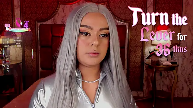 SoffiQueen online show from 12-19-25, 01:40