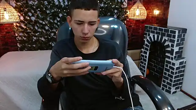 Snapshot of JackSwan18 chatting on 12-03-24, 12:49 JackSwan18 online show from 12-03-24, 12:49