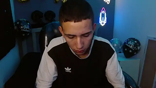 Snapshot of JackSwan18 chatting on 01-04-25, 07:02 JackSwan18 online show from 01-04-25, 07:02