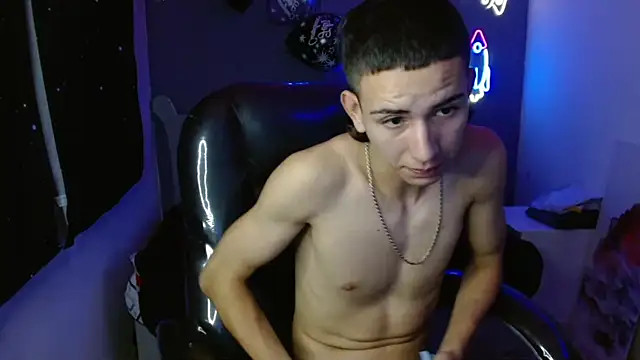 Snapshot of JackSwan18 chatting on 01-07-25, 03:33 JackSwan18 online show from 01-07-25, 03:33