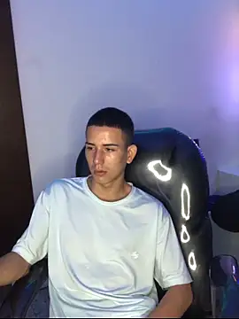 Snapshot of JackSwan18 chatting on 11-16-25, 02:00 JackSwan18 online show from 11-16-25, 02:00