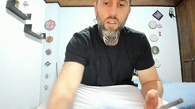 Snapshot of Antoniohot2024 chatting on 01-05-25, 01:03 Antoniohot2024 online show from 01-05-25, 01:03