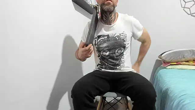 Snapshot of Antoniohot2024 chatting on 02-21-25, 12:06 Antoniohot2024 online show from 02-21-25, 12:06