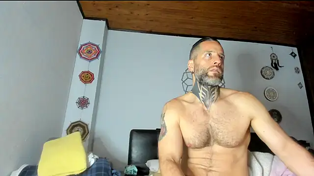 Snapshot of Antoniohot2024 chatting on 06-24-26, 01:43 Antoniohot2024 online show from 06-24-26, 01:43