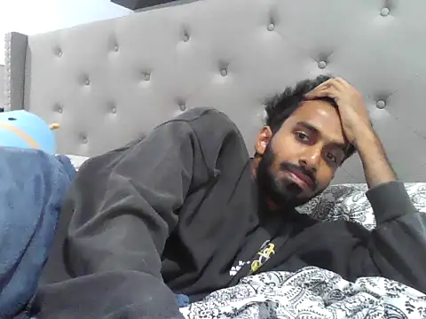 skinny  boy   online show from 10-13-25, 05:46