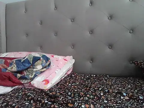 skinny  boy   online show from 12-15-25, 06:23