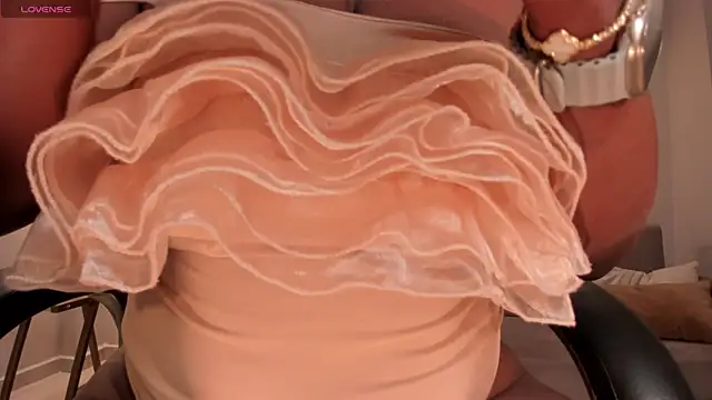 SavannahStorm online show from 10-26-25, 01:06