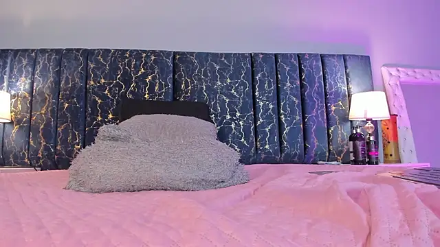 Sophia Lemos online show from 01-15-26, 01:37