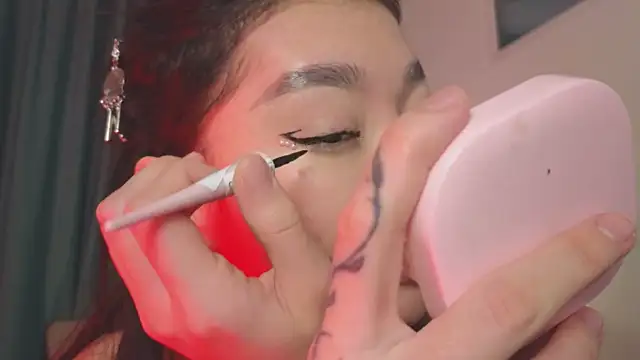 Snapshot of AudreyMell chatting on 02-14-26, 02:25 AudreyMell online show from 02-14-26, 02:25