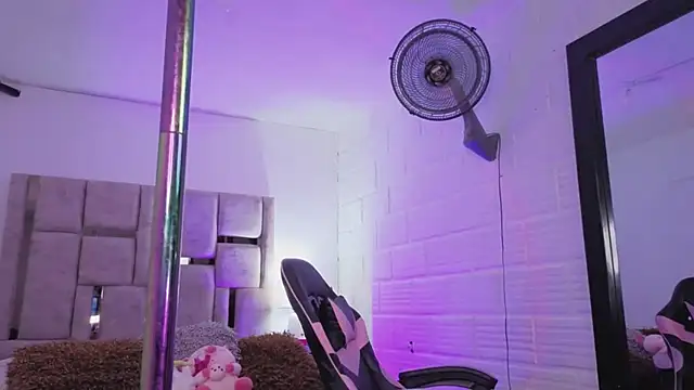 BonnieAnderson  online show from 11-13-25, 09:58