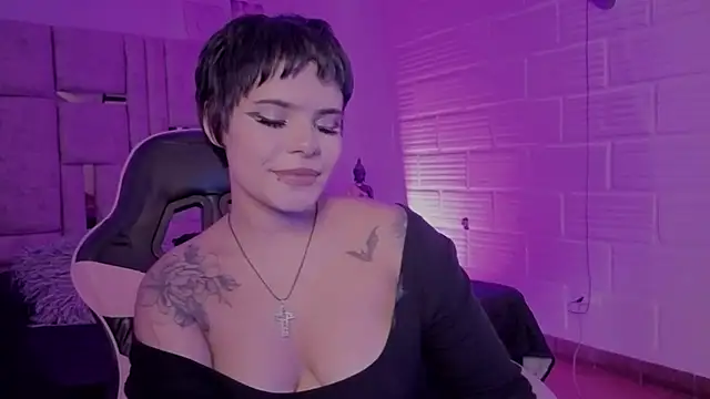 Snapshot of BonnieAnderson_ chatting on 06-16-26, 09:06 BonnieAnderson online show from 06-16-26, 09:06
