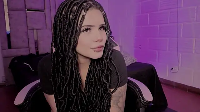 Snapshot of BonnieAnderson_ chatting on 07-14-26, 09:20 BonnieAnderson online show from 07-14-26, 09:20