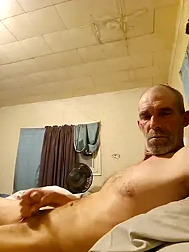 Snapshot of cassinova68 chatting on 02-24-25, 01:13 cassinova68 online show from 02-24-25, 01:13