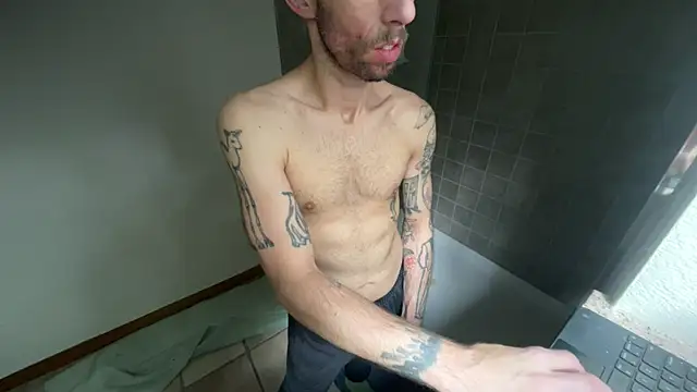 Snapshot of RuffClvb chatting on 02-02-25, 09:23 RuffClvb online show from 02-02-25, 09:23