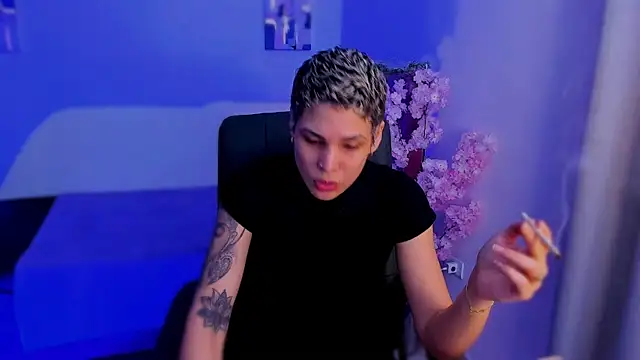 Charlee pink online show from 11-27-25, 08:00