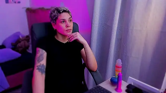 Charlee pink online show from 11-29-25, 04:59