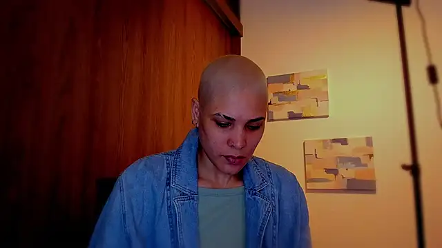 Charlee pink online show from 03-09-26, 07:07