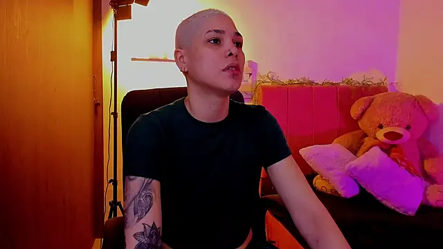 Charlee pink online show from 04-03-26, 07:01