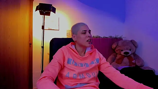 Charlee pink online show from 04-17-26, 03:20