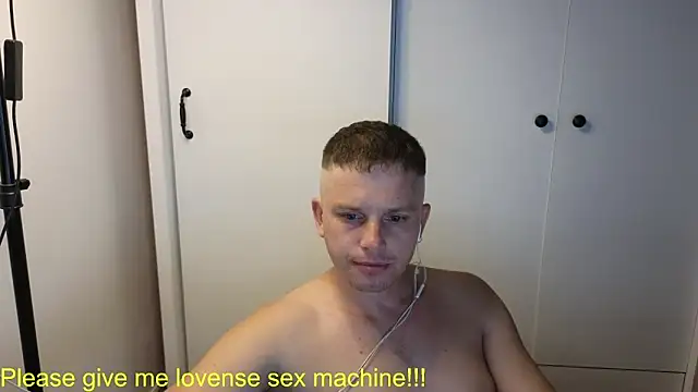 Snapshot of BigL0ve chatting on 07-11-26, 02:09 BigL0ve online show from 07-11-26, 02:09