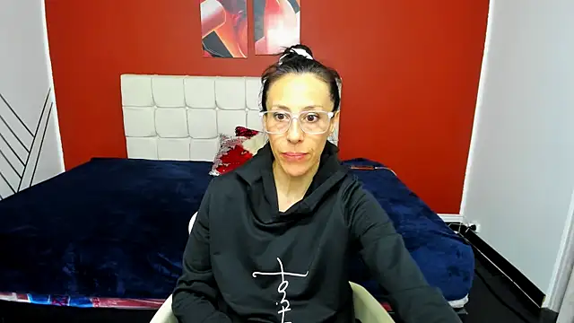 Snapshot of Abrillee1 chatting on 01-12-25, 03:17 Abrillee1 online show from 01-12-25, 03:17