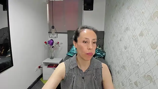 Snapshot of Abrillee1 chatting on 03-22-25, 02:58 Abrillee1 online show from 03-22-25, 02:58