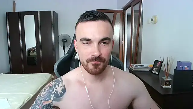 Snapshot of mu5clemania2 chatting on 06-24-26, 10:58 mu5clemania2 online show from 06-24-26, 10:58