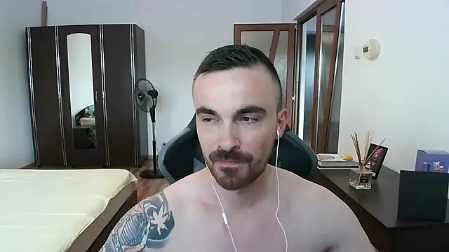 Snapshot of mu5clemania2 chatting on 07-10-26, 02:08 mu5clemania2 online show from 07-10-26, 02:08