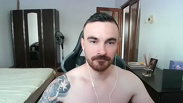 Snapshot of mu5clemania2 chatting on 07-15-26, 03:23 mu5clemania2 online show from 07-15-26, 03:23