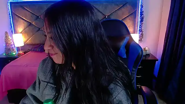 Julietacollins06 online show from 12-18-25, 12:33