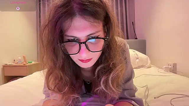 Snapshot of Alice_Pinkhead chatting on 07-14-26, 08:52 Alice Pinkhead online show from 07-14-26, 08:52