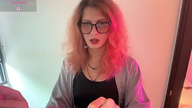 Snapshot of Alice_Pinkhead chatting on 07-24-26, 09:07 Alice Pinkhead online show from 07-24-26, 09:07