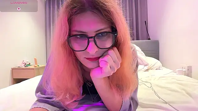 Snapshot of Alice_Pinkhead chatting on 07-28-26, 09:37 Alice Pinkhead online show from 07-28-26, 09:37