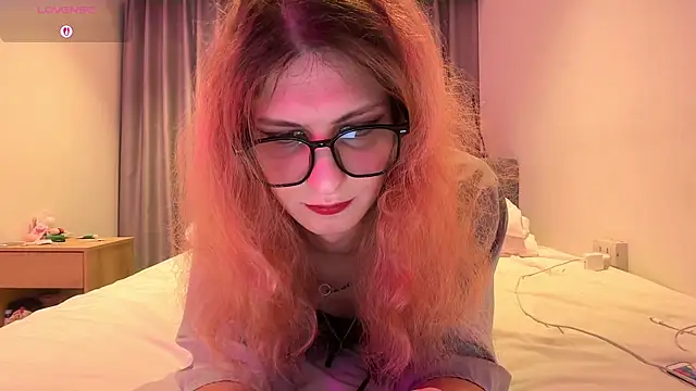 Snapshot of Alice_Pinkhead chatting on 07-30-26, 09:19 Alice Pinkhead online show from 07-30-26, 09:19