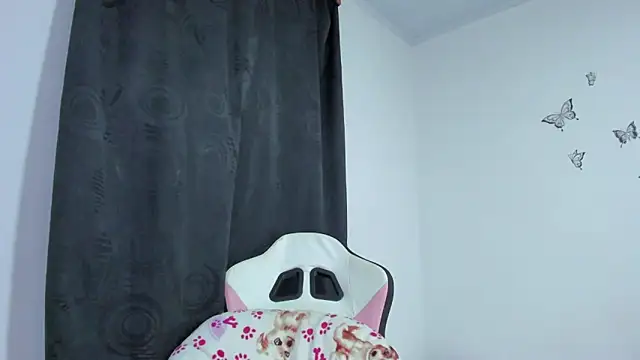 Snapshot of SophieWoods_ chatting on 03-20-25, 01:46 SophieWoods  online show from 03-20-25, 01:46