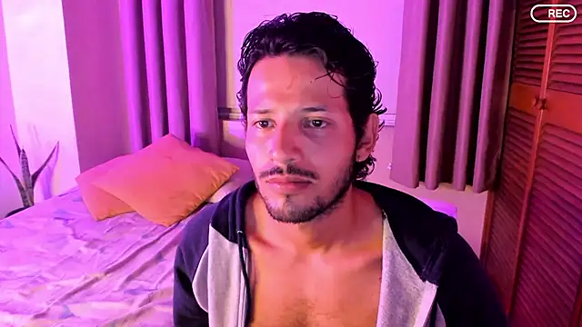 Nicholasrodrii online show from 12-20-25, 01:02